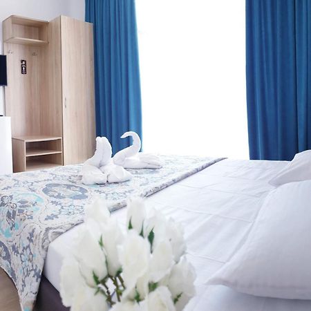 Zatokas Sun Club Hotel Bagian luar foto