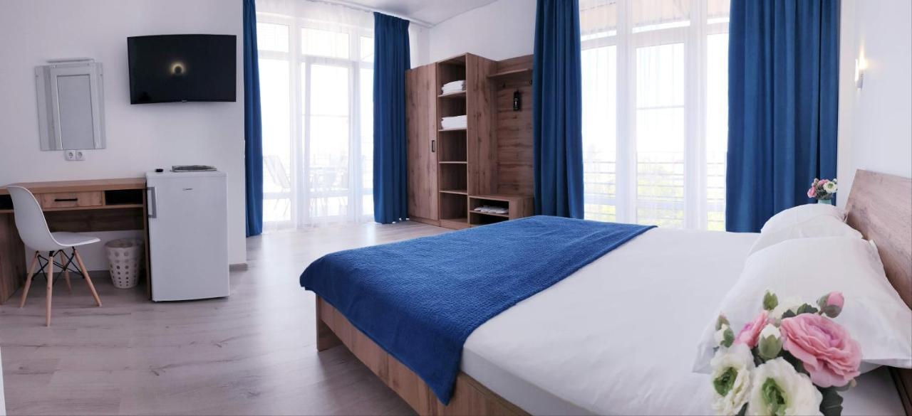 Zatokas Sun Club Hotel Bagian luar foto