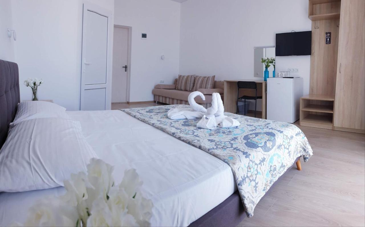 Zatokas Sun Club Hotel Bagian luar foto