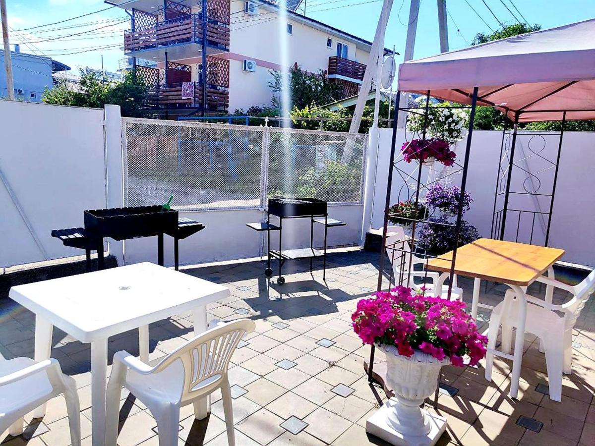 Zatokas Sun Club Hotel Bagian luar foto