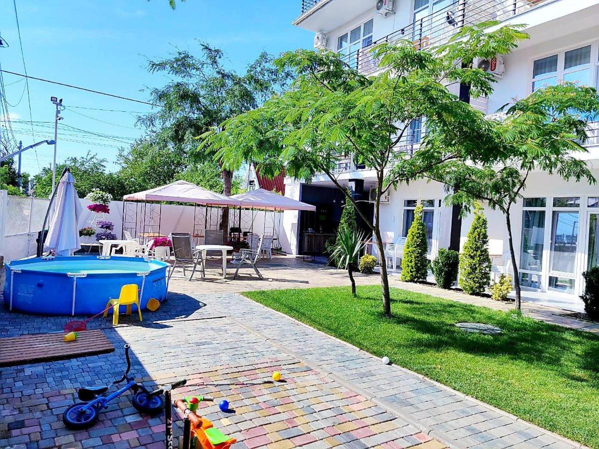 Zatokas Sun Club Hotel Bagian luar foto