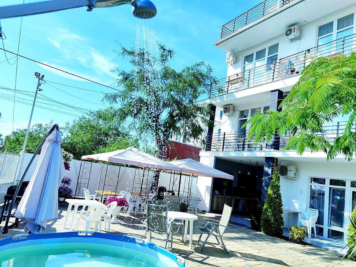 Zatokas Sun Club Hotel Bagian luar foto