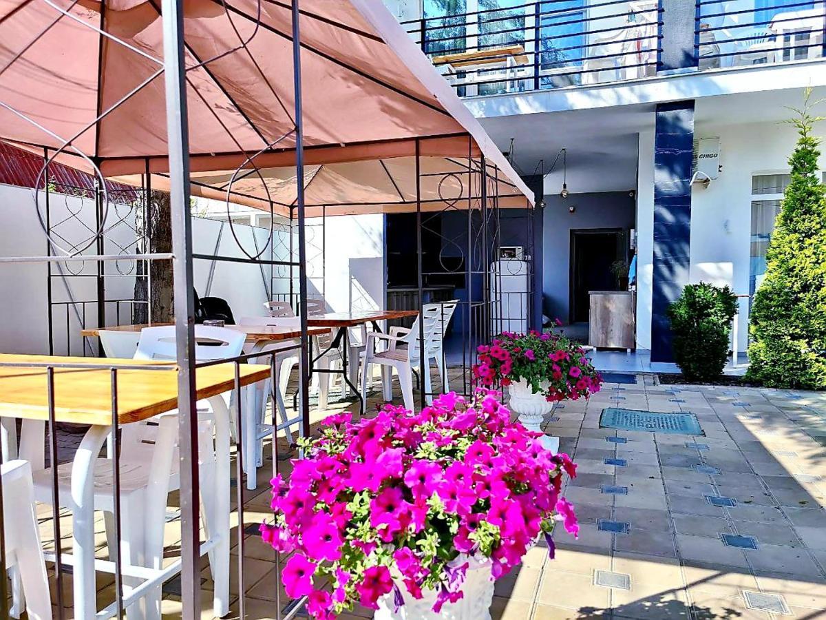 Zatokas Sun Club Hotel Bagian luar foto
