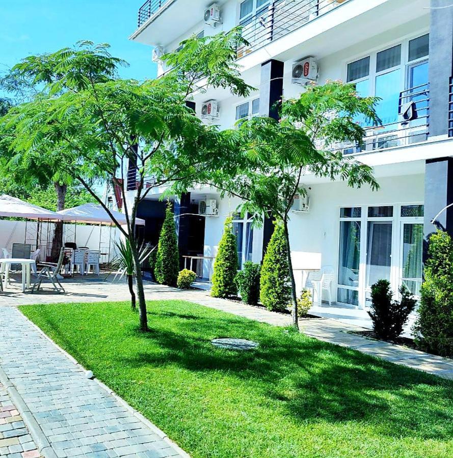 Zatokas Sun Club Hotel Bagian luar foto